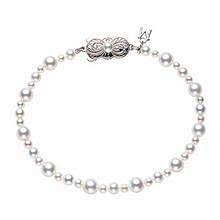 一骑独追风采集到Pearl Bracelet