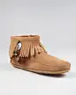 Concho/Feather Side Zip Boot
Minnetonka经典皮质软底手工制作休闲鞋
