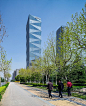 地点： 中国江苏省南京

项目完工时间： 2013

用地面积： 24,500平方米

项目面积： 220,000平方米

楼层数： 56

建筑高度： 232米

类型： 商业+办公、酒店、综合功能、住宅

服务： 建筑、结构+土木工程、可持续性设计、高层建筑