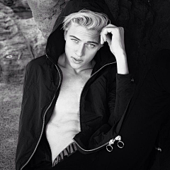 MrCHeNGn采集到Lucky Blue Smith