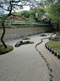Adachi constructed his Japanese garden with the hope that through its seasonal expression of natural beauty visitors would be inspired to view Taikan’s paintings with a renewed sense of appreciation. This new appreciation would then lead to increased inte