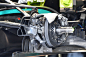 当前F1赛车刹车通风道复杂的气流管理（最新版）。制动盘的开孔，极端设计已经增加到7排，1500孔