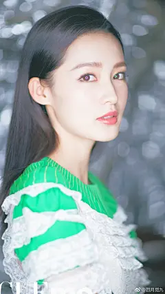 #李沁# 

李沁 壁纸

盈盈绿意，柳腰伊人

@李沁  午美 ​​​​