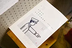 Noritake『SOME PRODUCTS』 at MIDWAY shop, Hong Kong
・
此次產品展以「SOME PRODUCTS」為展覽主題，透過各種原創設計商品，例如心口針、文具、帆布包等，讓人可以多了解 Noritake 的插畫作品如何透過生活思考，結合日常使用經驗喜好，而呈現出簡單幽默的氛圍。希望藉由這些畫作圖案的流通與傳播，向大家分享他日常的思考。同時，亦會展出 22 幅『SBN SUPER MANUAL...