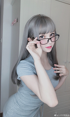 朵朵◎采集到半身像女_pose