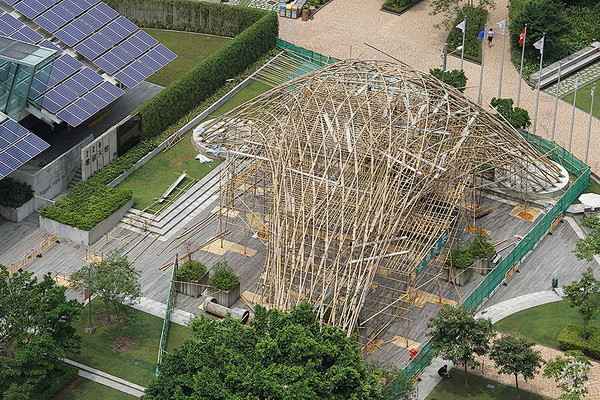学生们在香港建造了竹子拱形建构体  _1...