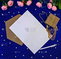 平铺与地方的文字可以用作互联网横幅，贺卡，宣布折扣的假期和任何其他主题