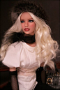 OMG ... this is one of  the most  beautiful dolls i've ever seen , i just love her white - blonde hair .: 