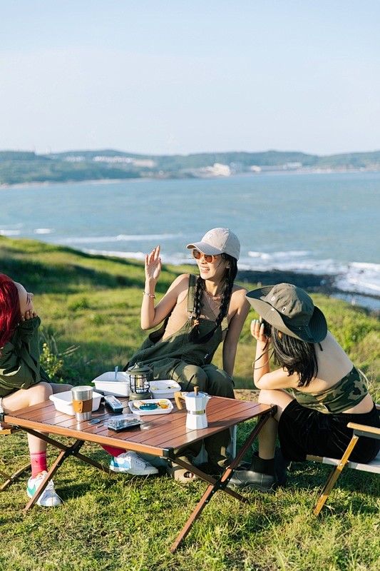 夏至愉快 去海边露营_人像_颇可网,人像