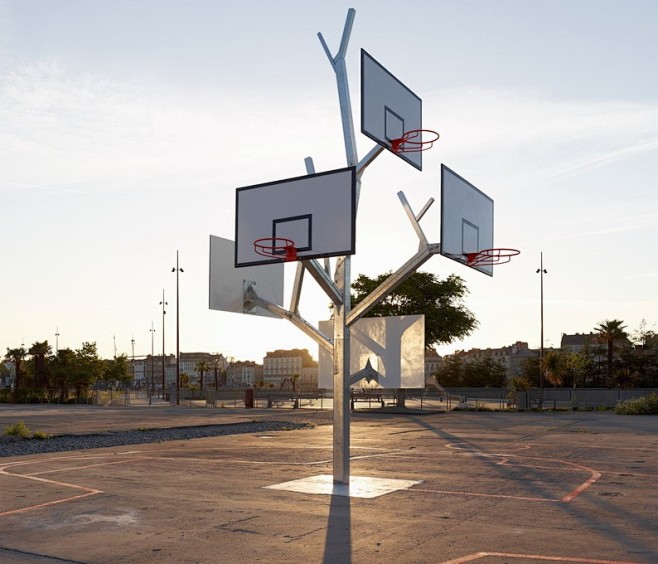 A/LTA建筑所设计的这款篮球架灵感源于...