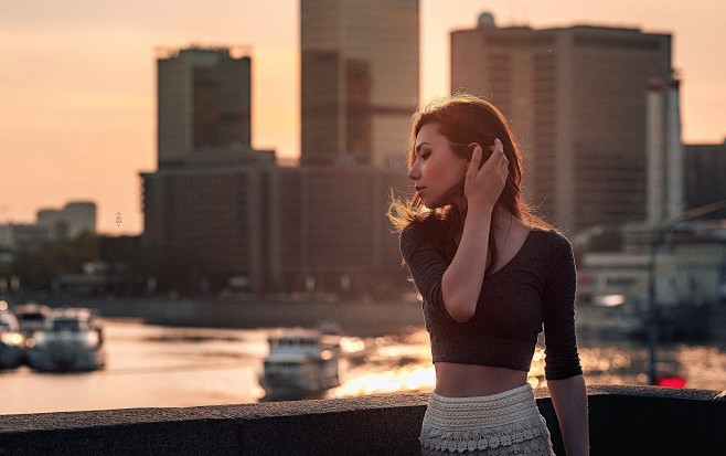 People 2048x1284 Ste...