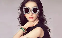 迪丽热巴封面时尚写真高清图片桌面壁纸