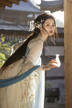 黑脸zcm采集到女形象参考