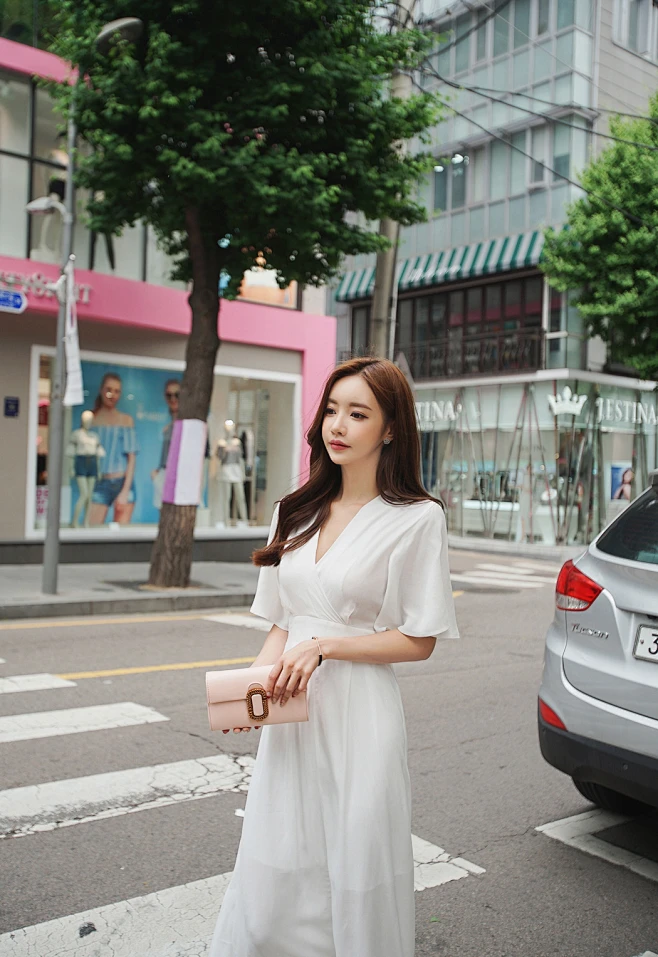 SonYoonJoo 170613图片_BP更新(落木白堇修长文艺女神雪纺裙)_看图_孙允珠吧_百度贴吧-花瓣网