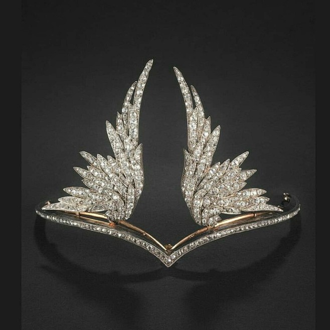 19世纪欧洲的珠宝首饰，可以看出那时的贵...