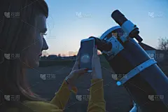 望远镜,月亮,手机,天空,夜晚,早晨,曙暮光,仅成年人,青年人,黎明