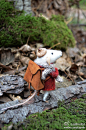 相信好多人都见过这只小老鼠，是智利Johana的作品，用金属丝做骨架，然后缠上羊毛。给小老鼠拍的外景不错，有种童话般的感觉，也想像它一样背上包去旅行。http://t.cn/Rz9s0gC