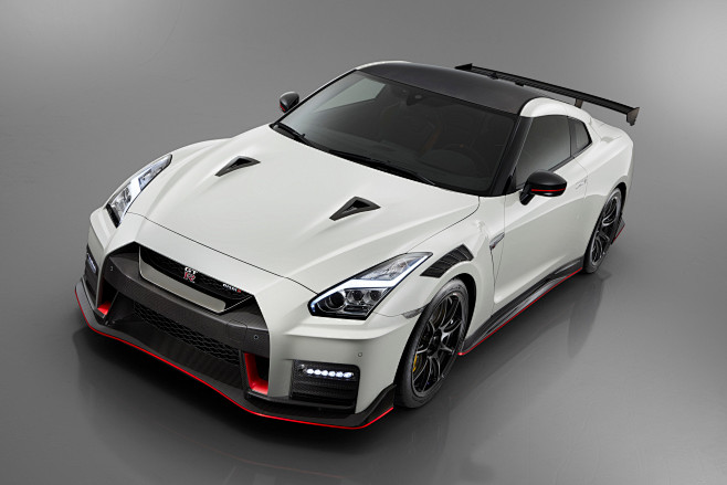 2020 Nissan GT-R Nis...