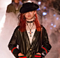 Gucci Cruise 2019 details

“灵感来自于纳骨堂、红衣主教和15世纪埋葬僧侣的圣堂、以及在那里上供的昂贵装饰品。与死后世界相关的东西，都是美丽的。” ​​​​