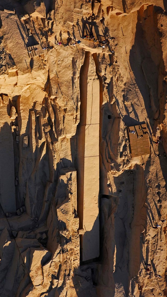 埃及阿斯旺附近未完工的方尖碑 (© Ge...