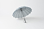 旅行中需要一把装逼的雨伞（可以自己站立或悬挂的雨伞）——放