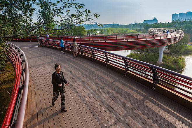 Yanweizhou Park in J...