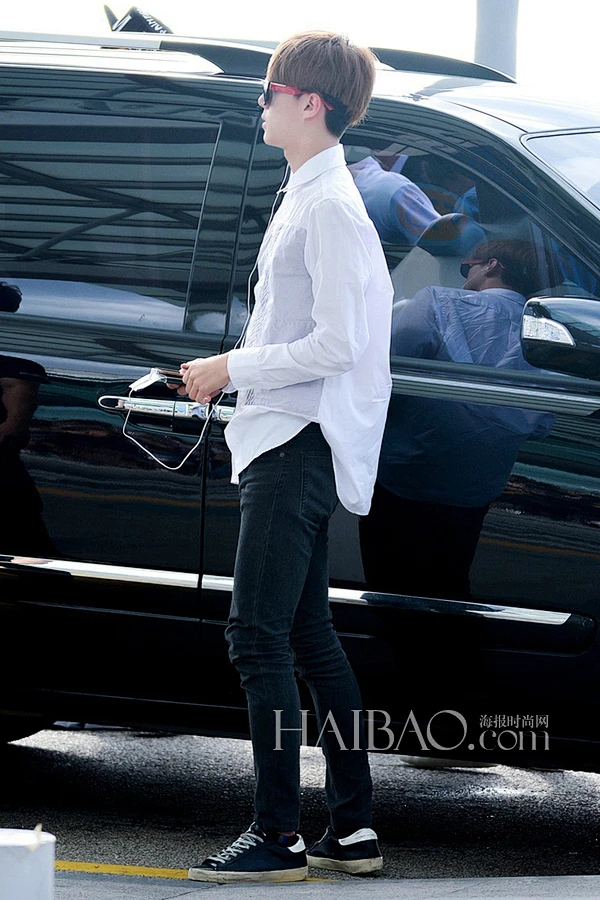 exo组合成员吴世勋8月2日韩国仁川机场街拍