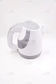 白色塑料旅行大小水壶