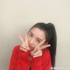 不知道怎么自拍时可以cos表情包啊 ​​​​