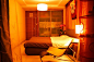 东南亚风格二居88平家庭卧室床灯具休闲椅装修效果图