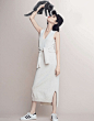 水原希子（Kiko Mizuhara），白色针织开衫+白色V领针织连衣裙+Adidas白色系带板鞋+黑色宽檐棒球帽-Hi潮-明星衣橱、潮流、韩版、欧美、穿着、搭配、配饰- 轻时尚 潮生活