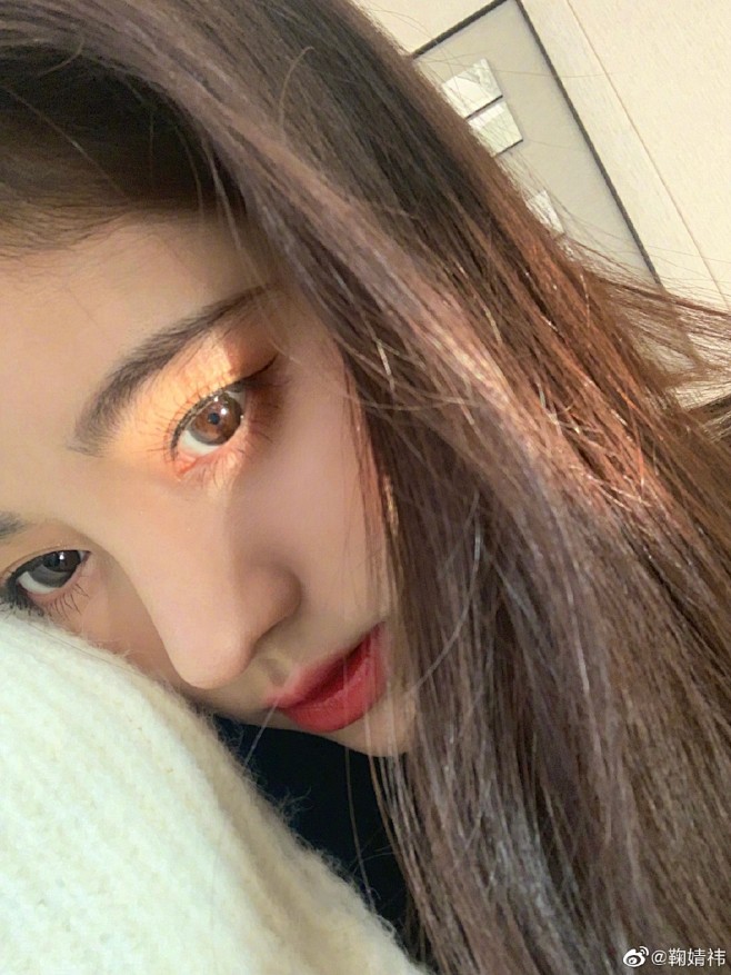 组图鞠婧祎晒自拍红唇撩人大眼水灵睫毛超长电力足1月6日鞠婧祎在微博