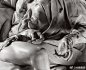 《哀悼基督（la Pietà ) 》是 米开朗基罗 Michelangelo di Lodovico Buonarroti Simoni 为圣彼得大教堂所作的大理石雕塑作品，是他早期最著名的代表作。作品的题材取自圣经故事中基督耶稣被犹太总督抓住并钉死在十字架上之后，圣母玛丽亚抱着基督的身体痛哭的情景。米开朗基罗创作这幅雕塑时年仅24岁，这也是他唯一签名的作品。

