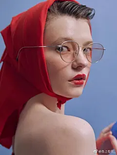 #岛上有花的插画日记#  
最近太久没动笔，我要找找感觉了！！
算赶上今日份头像接龙了

@果子YNZ 插画超话 儿童插画超话 板绘超话 ​​​​