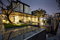 Picking Light Courtyard|Landscape Design of Chongqing DongYuanJiangShanYue “Villa Pu” Residence by Change Studio :   承迹景观：江山樾住宅项目位于重庆市渝北区。我们为其中的璞墅组团建造了一片温馨而宁静的庭院，期望用立体空间和新的建设材料来处理场所复杂竖向关系的同时，也为静谧的住区环境带来优雅的艺术体验，展现多层的室外家庭空间。 Change Studio...