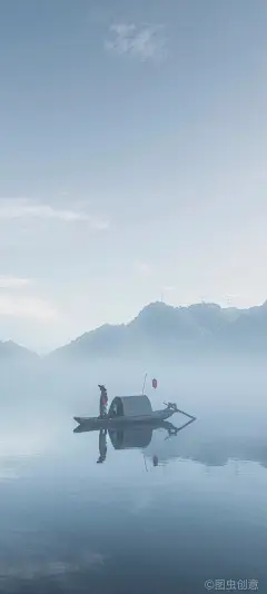 领略江南之美•江南北面紧邻东西走向的长江，东临东海、南邻南岭山脉。江南地区的主要气候特征是夏季高温、潮湿、多雨的湿热和冬季阴沉细雨的清冷。——江南