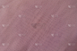 质地简单的薄粉色雪纺织物从上面