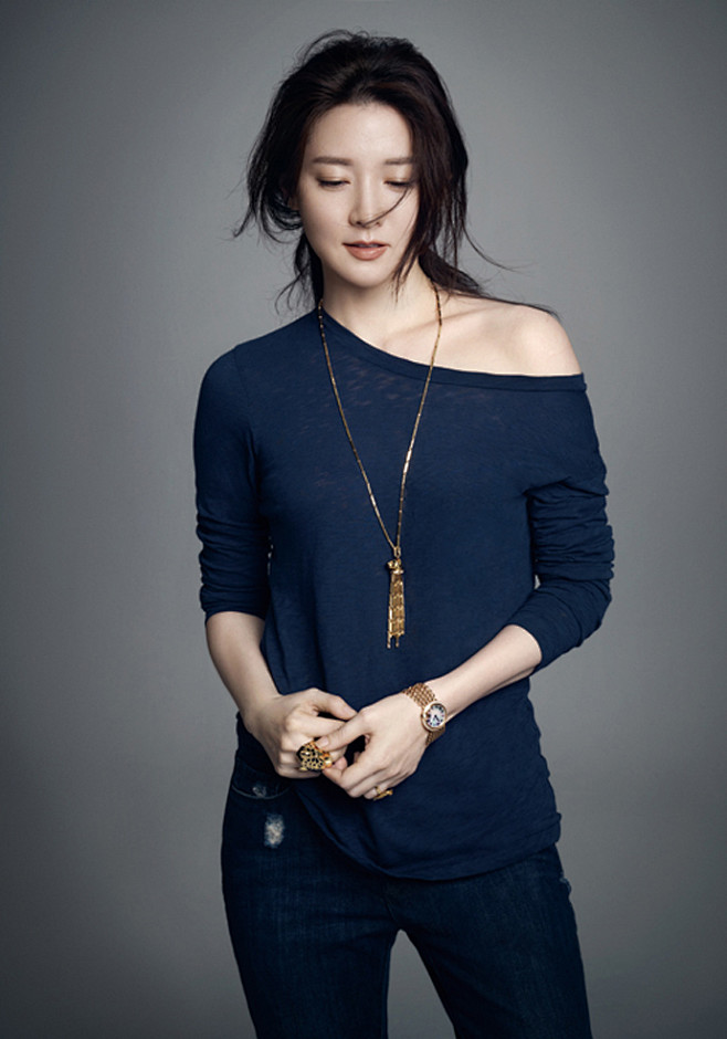 LEE YOUNG AE