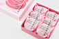 Holiland玫瑰鲜花饼礼盒 : 玫瑰鲜花饼整体包装设计。Would Design负责艺术指导、包装设计工作。