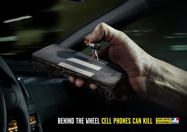 法国道路安全宣传平面广告：开车不玩手机 ...