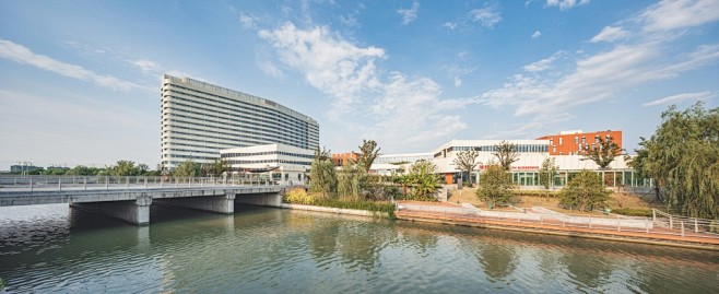 吴江经济技术开发区人民医院，苏州 / 筑...