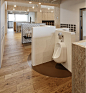 from 登's PPT.幼儿园建筑-开放式卫生间-厕具尺度 about material 材料：木，场地铺地，厕所墙，水。。