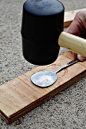 Flatten spoon then spray with chalkboard paint and write on...