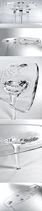  

木智工坊：扎哈·哈迪德（Zaha Hadid）最近设计的冰桌（Liquid Glacial Table），用玻璃制作，形态上模拟流动的水结成的冰。via：http://t.cn/zO3RRSA



