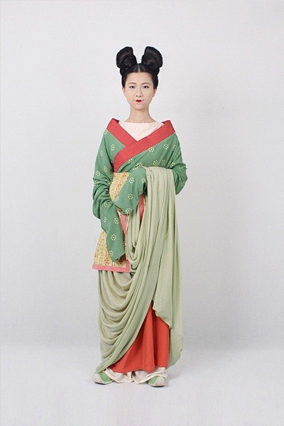 【中國古代妝束】北齊襦裙少女。