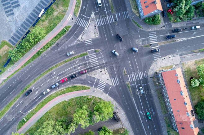 城市十字路口鸟瞰图