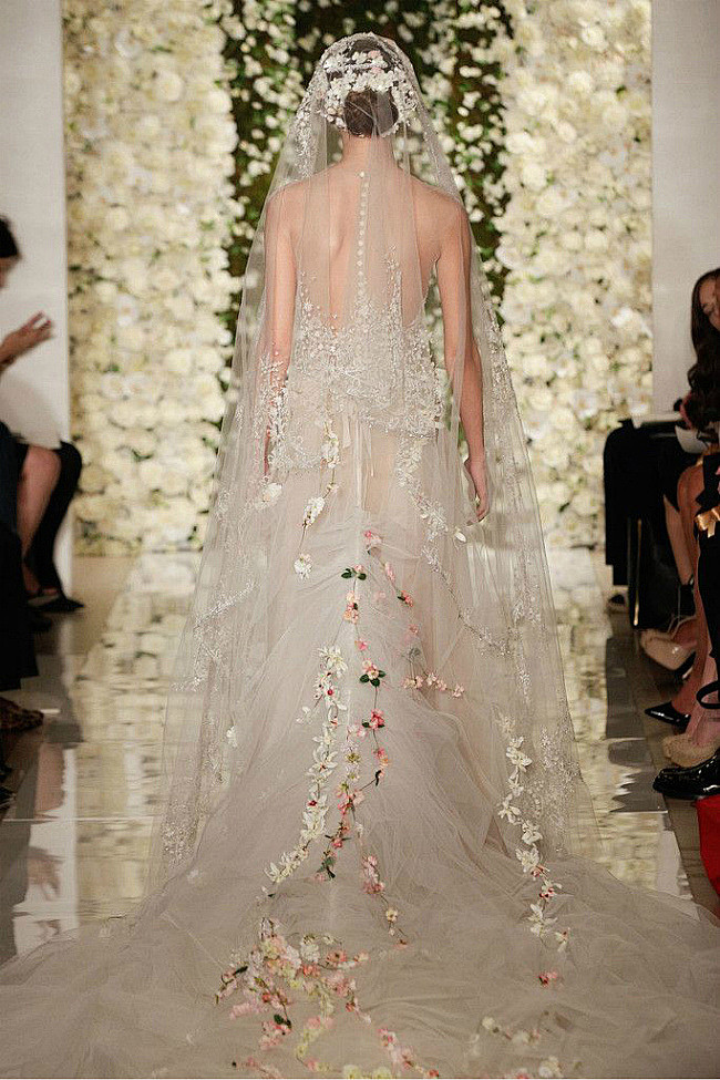 雷姆·阿克拉(Reem Acra) 20...