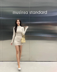 风儿青采集到服装搭配 美女