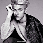 Lucky Blue Smith，当下风头最劲的新晋男模，年仅16身高189，金发碧眼、阳光兼忧郁气质的他入行才没多久就博得了PRADA、YSL、American Apparel等众多品牌的青睐。每到一处都会聚集众多少女粉丝，在instagram上也拥有高人气。ins：luckybsmith