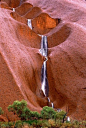 澳大利亚乌鲁鲁瀑布，太美了!